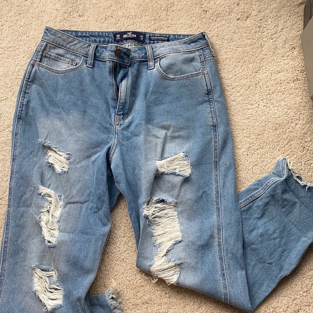 Hollister Ultra High Rise Mom Jean